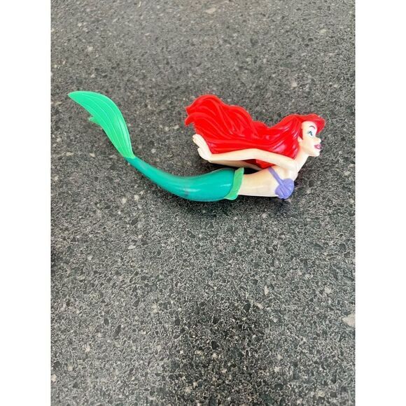 The Little Mermaid & Sebastian Figurure - Picture 3 of 10